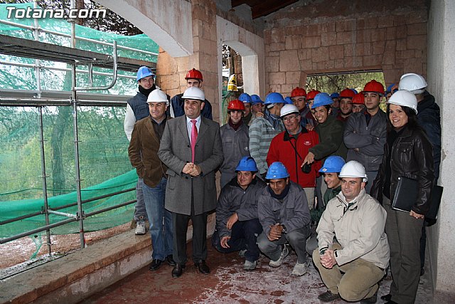 El alcalde y el concejal de Fomento y Empleo visitan las obras de restauracin de la Casa de las Monjas - 55