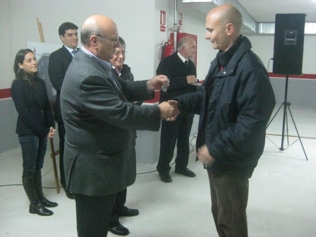 El Ayuntamiento entrega las llaves de nueve viviendas de protección pública para jóvenes en Puente Tocinos - 3, Foto 3
