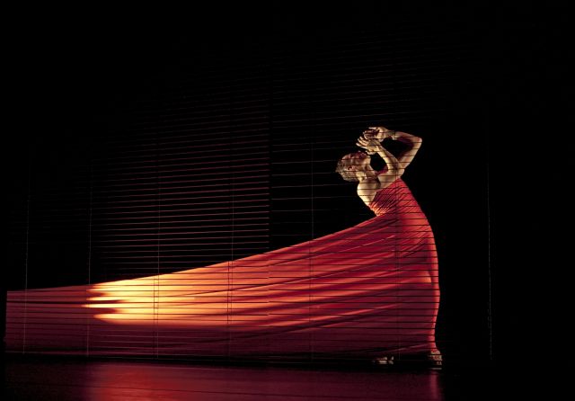 Blue Lady, la pieza más crucial de la coreógrafa Carolyn Carlson, con música de René Aubry, por fin llega a Murcia - 1, Foto 1