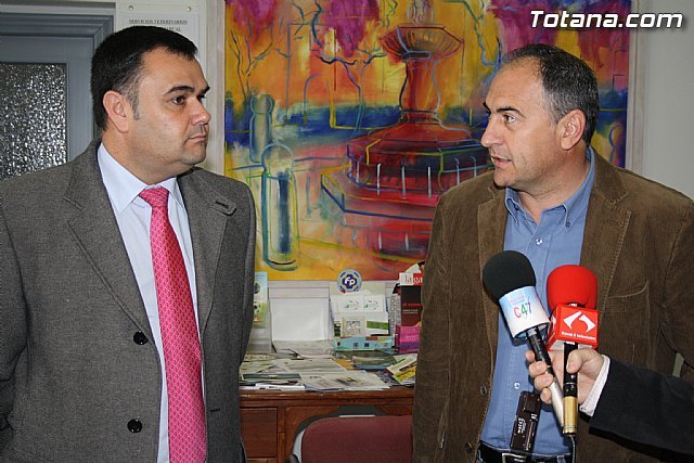 Visita a los alumnos de diversos cursos que se imparten en el Centro de Desarrollo Local - 4, Foto 4