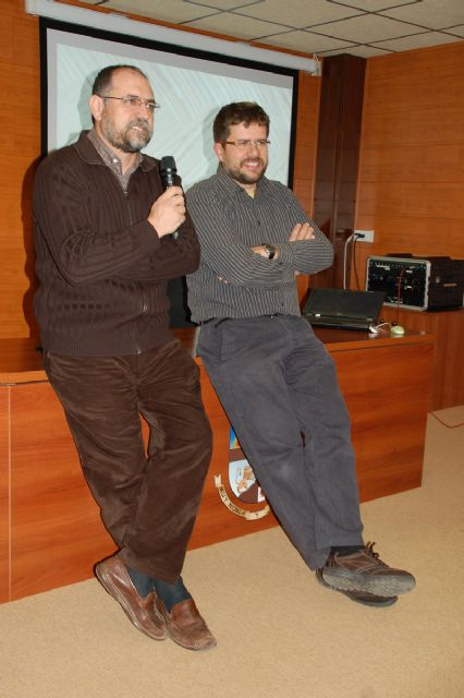 El profesor de botánica José Fajardo ofreció una charla sobre el uso y beneficio para el hombre del mundo vegetal - 2, Foto 2
