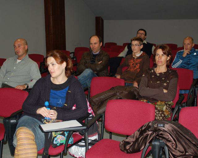 El profesor de botánica José Fajardo ofreció una charla sobre el uso y beneficio para el hombre del mundo vegetal - 3, Foto 3