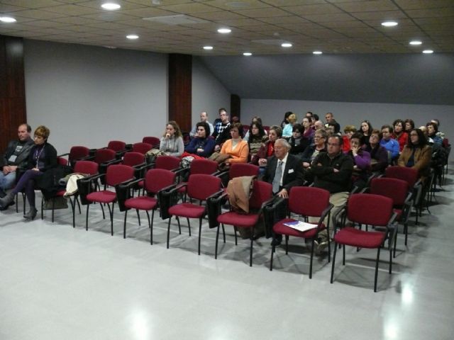 Los comerciantes acuerdan abrir hasta mediodía el día de jueves santo, el 20 de agosto y el 26 de diciembre de 2011 - 1, Foto 1