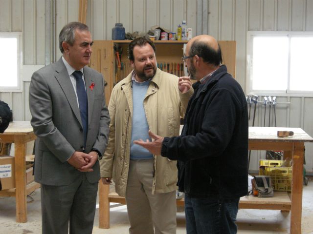 El delegado del Gobierno comparte la experiencia de las personas rehabilitadas por la asociación ISOL - 1, Foto 1