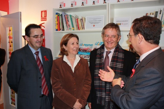 Sanidad y Política Social muestran su apoyo al Comité AntiSida de la Región de Murcia - 1, Foto 1