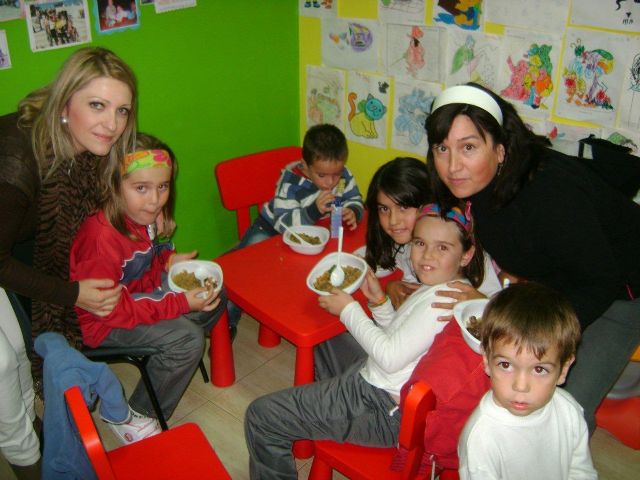 Implicación de padres y madres en las actividades de la eduteca Parchís del barrio Tirol-Camilleri, Foto 1