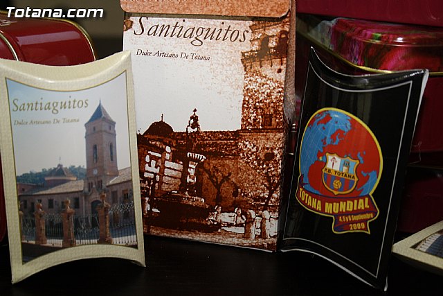 La Asociacin de Pasteleros Artesanos de Totana presenta el nuevo diseño y formato de las cajas de 