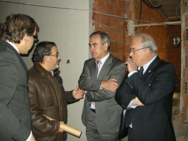 G.Tovar visita las obras de ampliación  de la  residencia para discapacitados psíquicos  de Caravaca de la Cruz - 1, Foto 1