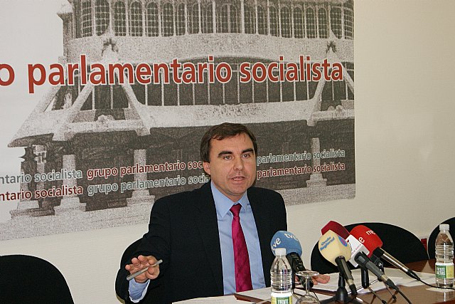 El PSOE presenta enmiendas “útiles y responsables” para que Valcárcel cambie despilfarro por gasto social y empleo - 1, Foto 1