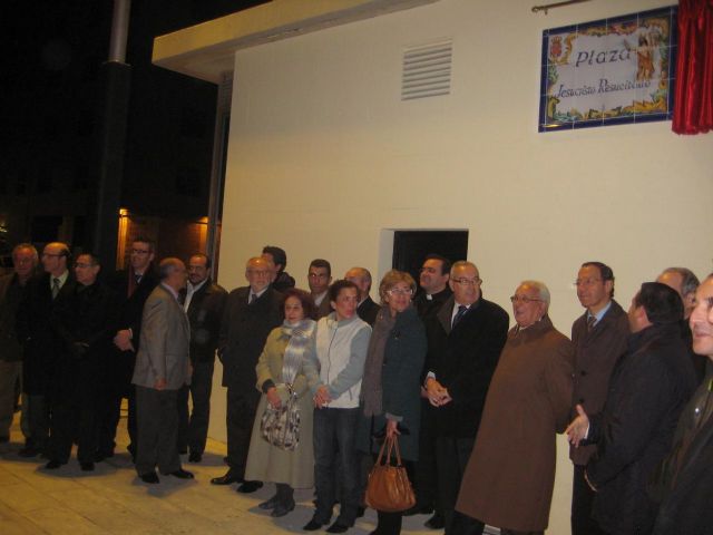El Alcalde inaugura una  nueva plaza en Santa Eulalia como reconocimiento a la Archicofradía del Resucitado - 2, Foto 2