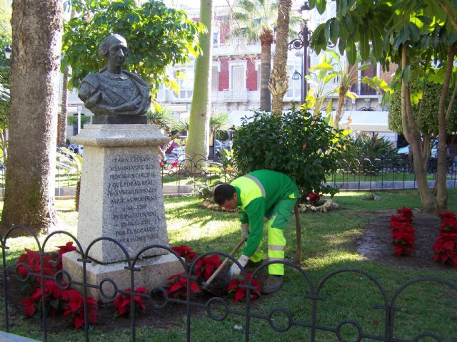 Más de un millar de 'flores de pascua' se plantarán en los jardines de Águilas - 1, Foto 1