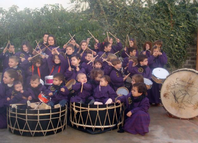 Más de 60 niños y niñas han participado en el calendario solidario de la Cofradía de Tambores a favor de Cáritas - 1, Foto 1