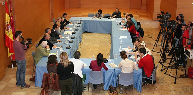 El Plan de Austeridad aplicado a las políticas de empleo público ahorra 50 millones en 2010 - 1, Foto 1