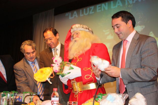 La ópera y las imágenes de la ciudad vuelven a protagonizar el espectáculo Luz en la Navidad - 1, Foto 1