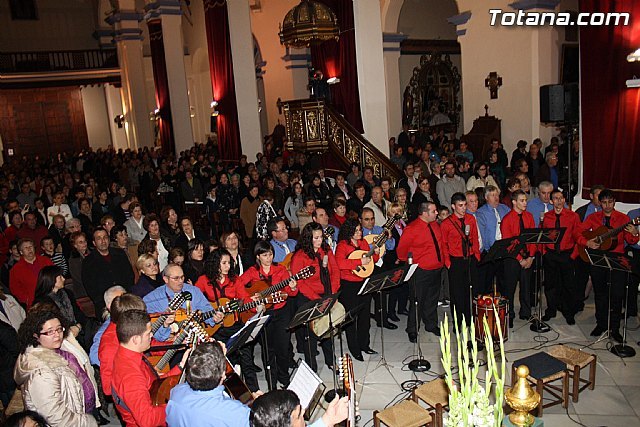 Los grupos musicales Boinas Boys y Los Duendes deleitaron al numeroso público - 1, Foto 1