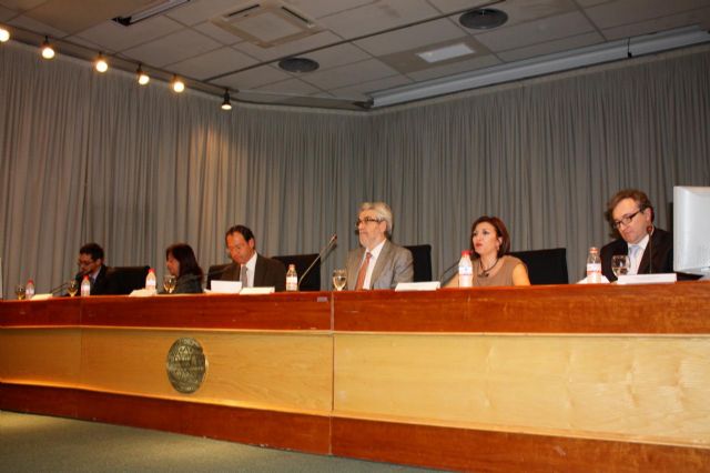 Cámara define al sociólogo  Amando de Miguel como una voz que dice las cosas como son - 2, Foto 2