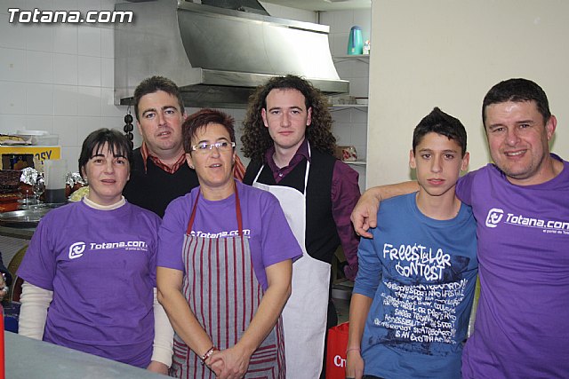 La Hermandad de Nuestro Padre Jess y la Cofrada de La Cada abrieron su servicio de bar durante las fiestas de Santa Eulalia - 11