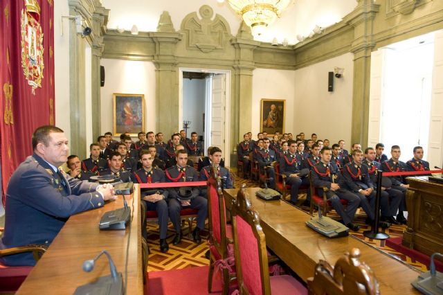 Un centenar de alumnos de la AGA, en el Palacio Consistorial con la alcaldesa - 3, Foto 3