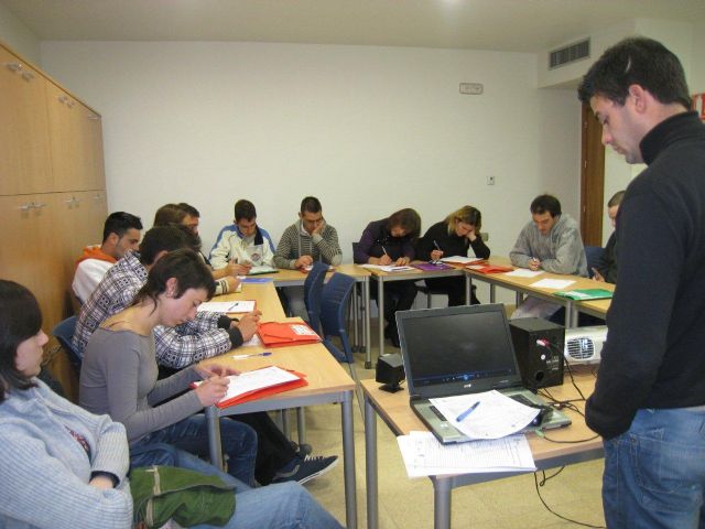 Un taller sobre la prevención del consumo de drogas clausura el curso de técnicas de búsqueda activa de empleo, Foto 2