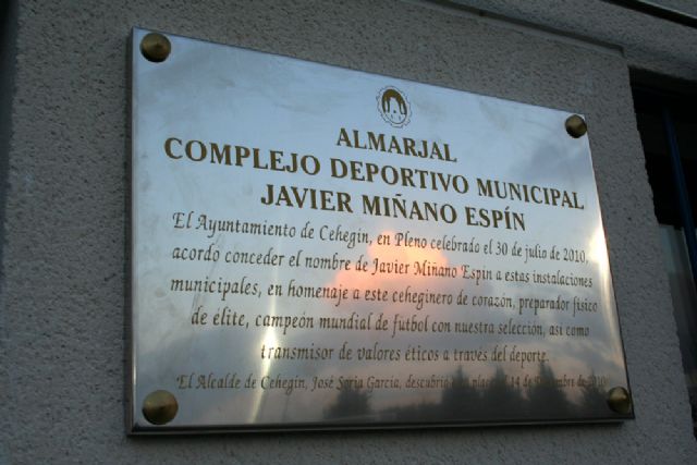 Del Bosque inaugura el nuevo campo de ftbol de csped natural del Complejo Deportivo El Almarjal 'Javier Miñano Espn' - 8