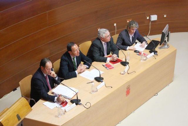 El Alcalde denuncia que en 2011 los ayuntamientos tendrán que devolver los adelantos que hizo el Gobierno de la Nación - 1, Foto 1