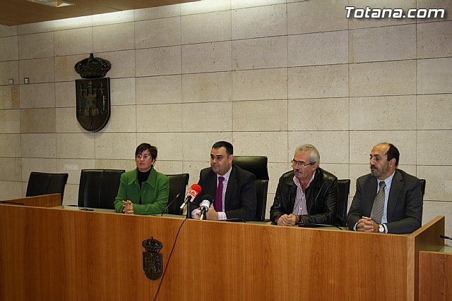 El ayuntamiento y AEMCO firman un convenio de colaboración para facilitar el acceso a la vivienda de protección pública a los vecinos de Totana - 5, Foto 5