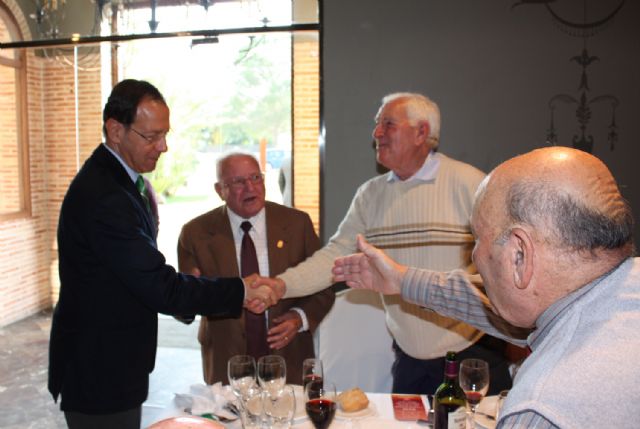 Cámara entrega los trofeos a los ganadores de los campeonatos de pachís, dominó y petanca de los centros de mayores - 1, Foto 1