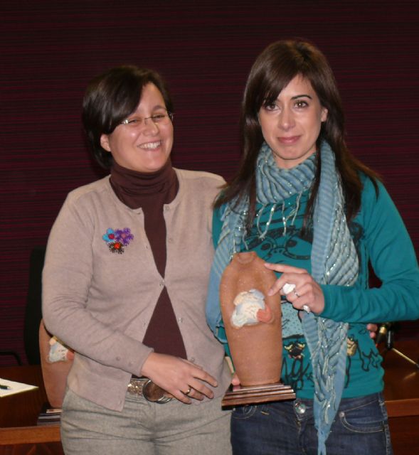 La voluntaria Ana Cahigüela y Amfiju recogieron, este año, el reconocimiento a la labor solidaria - 2, Foto 2