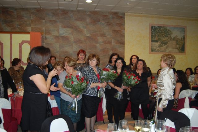 Cerca de 70 alguaceñas asisten a la cena de Convivencia Navideña - 1, Foto 1