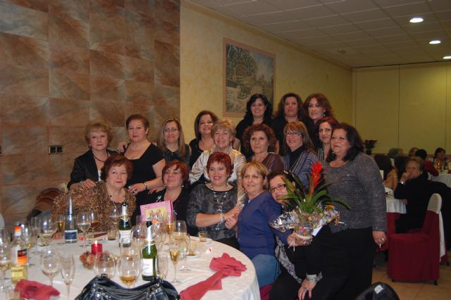 Cerca de 70 alguaceñas asisten a la cena de Convivencia Navideña - 2, Foto 2
