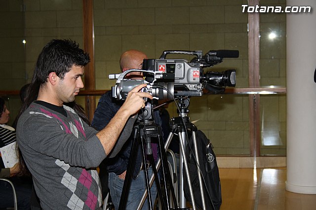 Entrega de diploma de cursos formativos de Proyecto Labor - 8