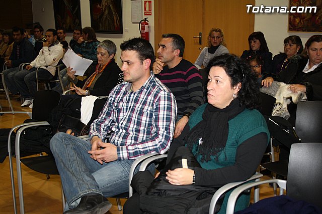 Entrega de diploma de cursos formativos de Proyecto Labor - 9