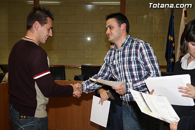 Entrega de diploma de cursos formativos de Proyecto Labor - 15