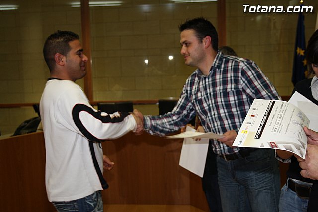 Entrega de diploma de cursos formativos de Proyecto Labor - 20