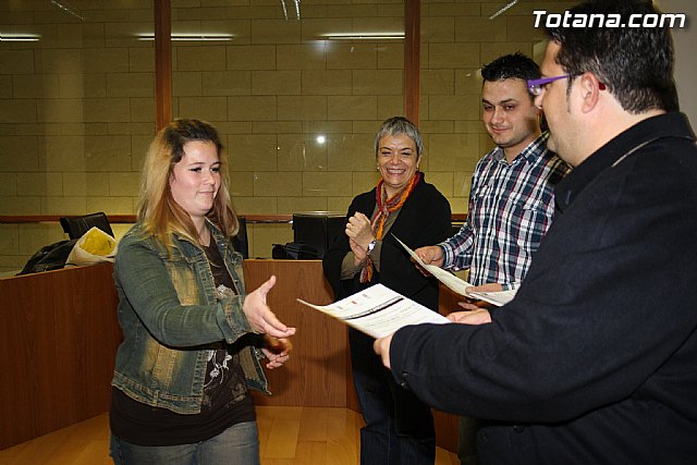 Entrega de diploma de cursos formativos de Proyecto Labor - 18