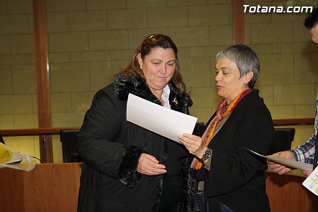 Entrega de diploma de cursos formativos de Proyecto Labor - 23