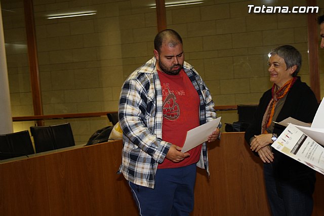 Entrega de diploma de cursos formativos de Proyecto Labor - 27