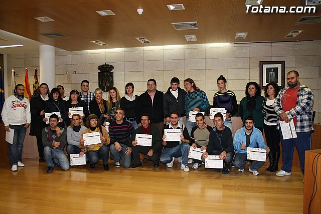 Entrega de diploma de cursos formativos de Proyecto Labor - 32