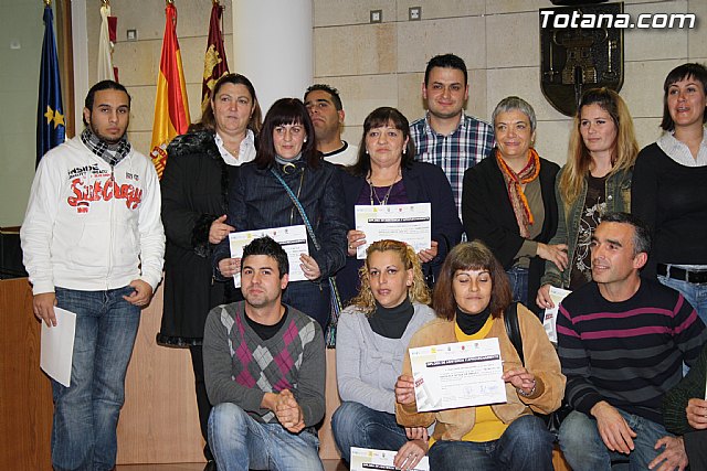 Entrega de diploma de cursos formativos de Proyecto Labor - 33