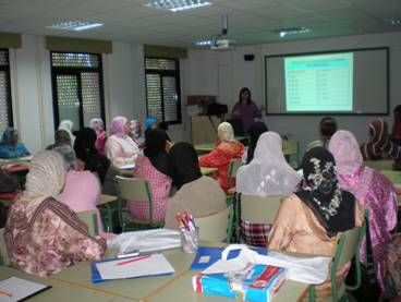 Cincuenta mujeres magrebíes participan en los talleres de inserción social para mujeres extranjeras en el municipio - 1, Foto 1