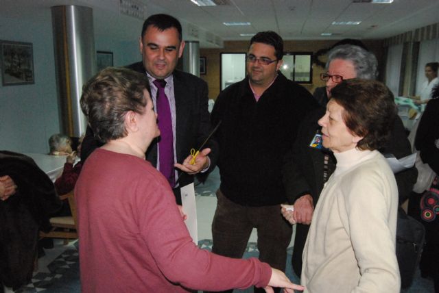 City officials visiting the hospital "Virgen del Alczar" and residence "home", Foto 3