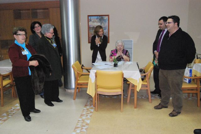 City officials visiting the hospital "Virgen del Alczar" and residence "home", Foto 5
