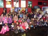 Ms de cincuenta niños de las cinco edutecas de Totana disfrutaron de una tarde de cine en animacin en 3D en Murcia