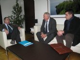 Reunión de Manuel Campos con directivos de la empresa Construcciones Villegas S.L.