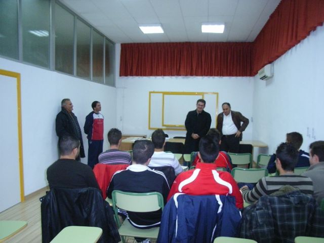 El concejal de Deportes inaugura el curso de formación de entrenadores de fútbol, Foto 3