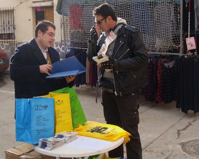 El ayuntamiento informa sobre la importancia del reciclaje doméstico con la campaña Reciclar, saber y ganar - 1, Foto 1