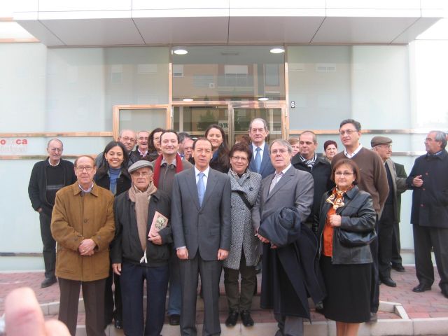 El Alcalde Cámara inaugura una biblioteca que se convertirá en referente cultural, educativo y de entretenimiento en Santiago el Mayor - 2, Foto 2