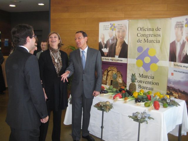 El Alcalde celebra el tradicional encuentro con los miembros de la Oficina de Congresos - 1, Foto 1