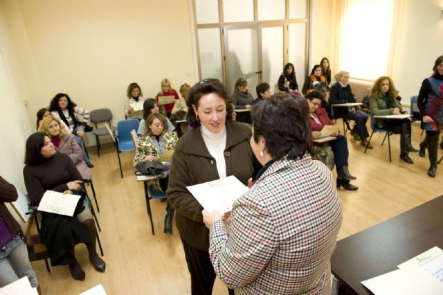 90 mujeres se acercan a las nuevas tecnologías con los cursos de la concejalía de la Mujer - 1, Foto 1