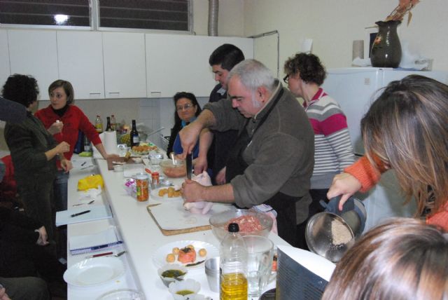 A total of 15 people taking the course "The cold kitchen, semi-cold and warm", which creates a specialization of the hotel, Foto 1